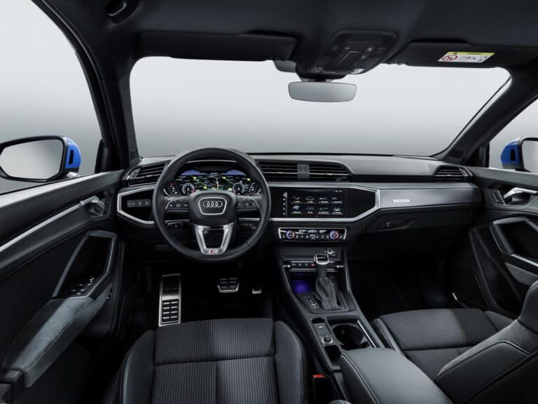 38da4a87-2019-audi-q3-27
