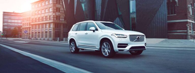 2017-XC90-Hybrid-SUV_02