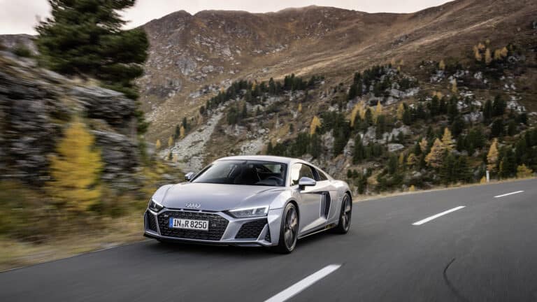 2020-Audi-R8-V10-RWD-005-1080